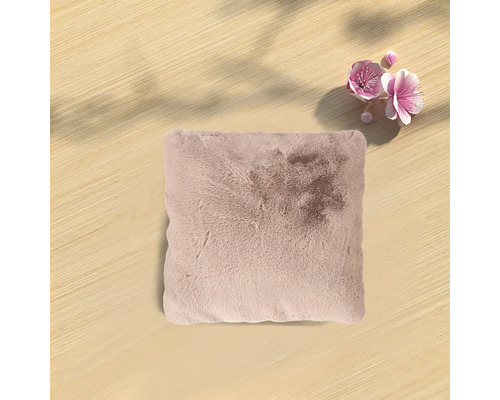 Coussin décoratif carré avec texture de fourrure
