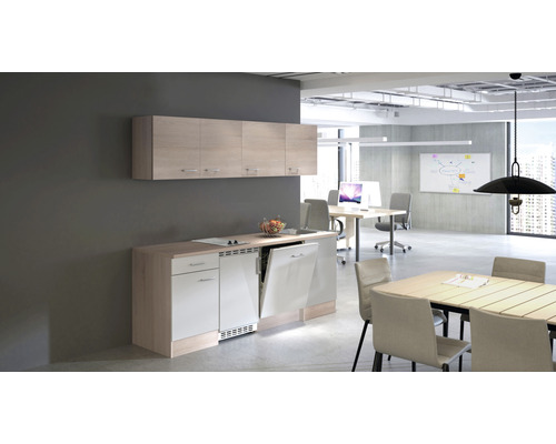 Cuisine de bureau avec des éléments hauts et un lave-vaisselle intégré dans un bureau lumineux