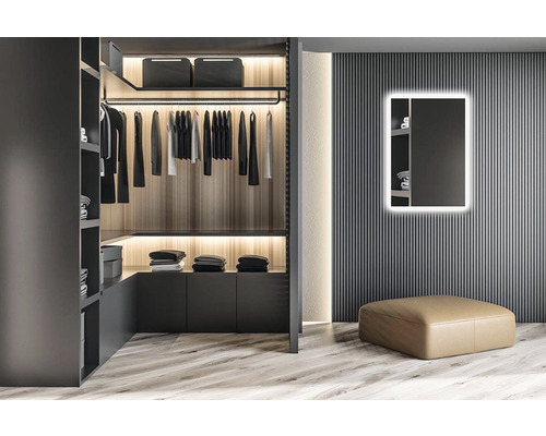 Dressing ouvert avec éclairage et miroir