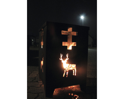 Feuerstelle aus Metall mit Hirsch- und Lothringer Kreuz Motiv