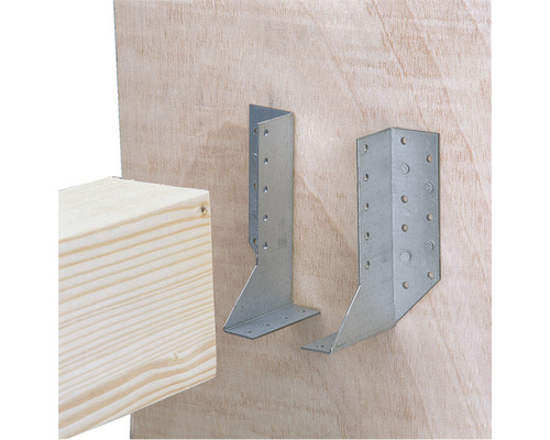Zwei Winkelverbinder aus Metall zur Holzverbindung