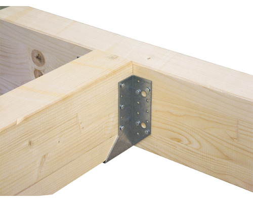 Poutres en bois reliées par un connecteur d''angle