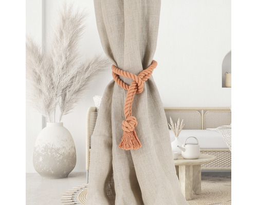 Rideau avec embrasse décorative dans le salon