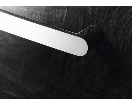 Keyco Logo Handtuchhalter an dunkler Wand