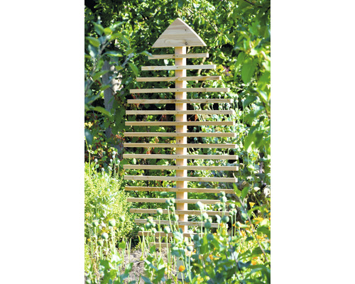 Holzpyramide Rankhilfe im Garten