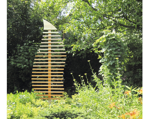 Holz-Pflanzenstütze im Garten