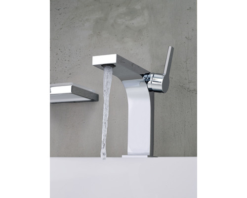 Robinet avec jet d''eau