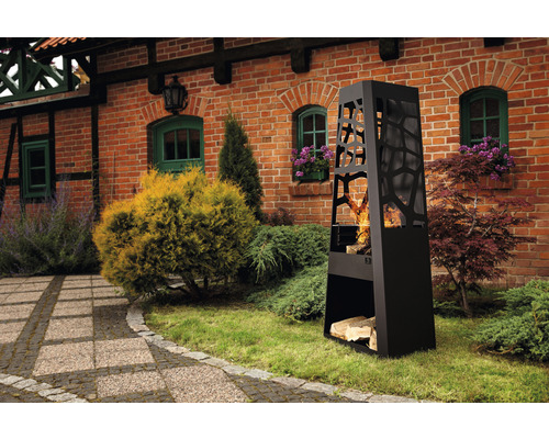 Foyer de jardin en métal avec pile de bois et motif d''arbre