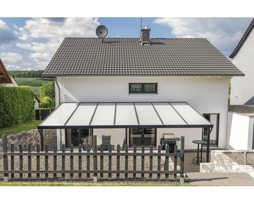 Terrasse mit Terrassenüberdachung am Wohnhaus