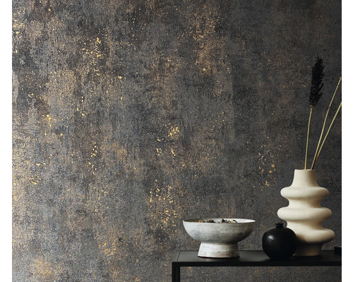 Intérieur décoratif avec papier peint structuré, bol et vases