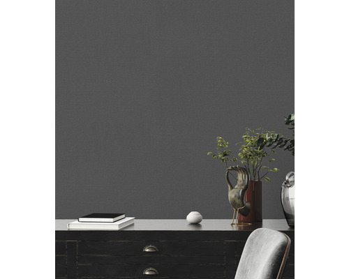 Scène avec commode, décoration et livres pour l''aménagement intérieur