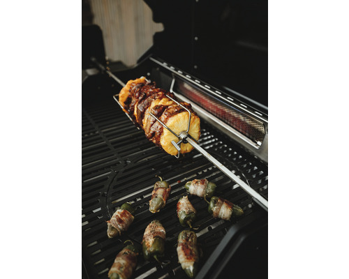 Grill avec ananas et jalapeños enveloppés de bacon