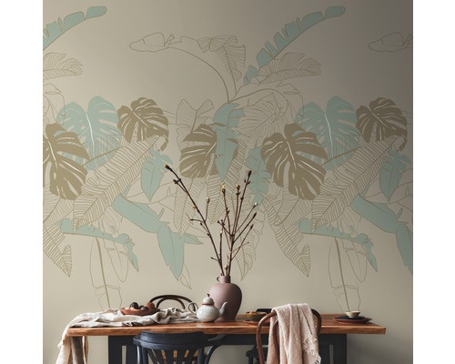 Salle à manger avec table, chaise et papier peint à motifs de plantes