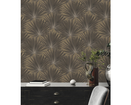 Papier peint décoratif avec motif de palmiers graphiques dans un intérieur