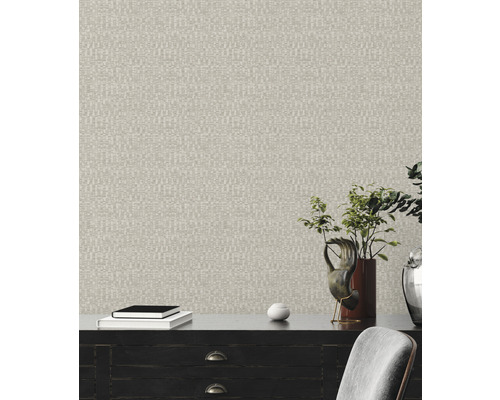 Intérieur avec papier peint structuré au mur