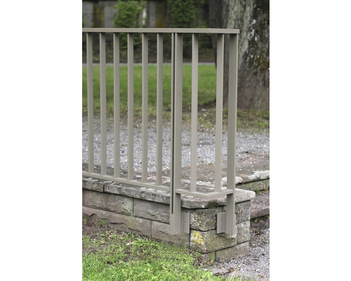 Garde-corps métallique sur un mur pour l''extérieur