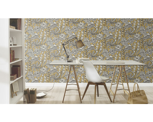 Bureau avec papier peint floral, bureau et bibliothèque