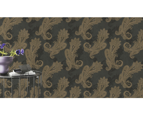 Papier peint avec motif cachemire marron sur fond foncé