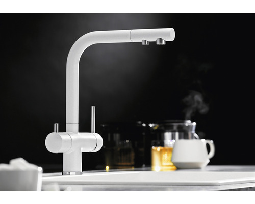 Robinet de cuisine avec bec haut et robinet d''eau potable séparé