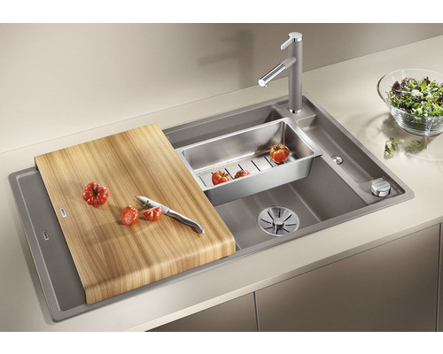 Évier de cuisine avec égouttoir, planche à découper, cuve à encastrer et robinetterie