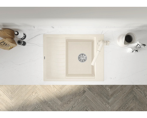 Spüle mit Abtropffläche in modernem Küchendesign