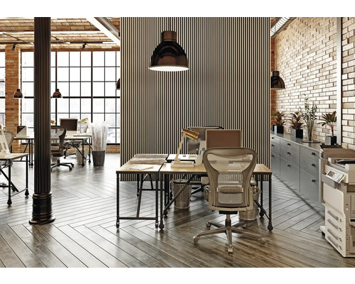 Großraumbüro im Loftstil mit Schreibtischen, Bürostühlen, Deckenleuchten, Regalen und einem Kopierer.