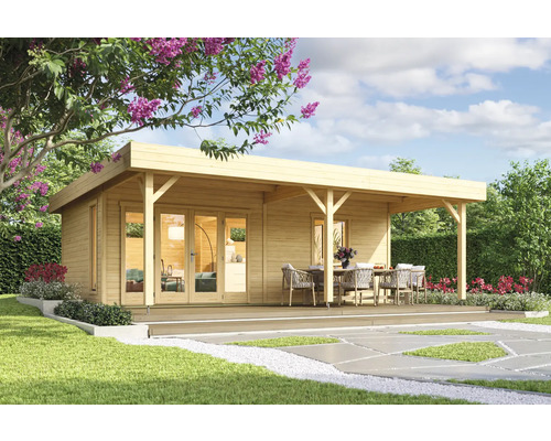 Gartenhaus Outdoor Life Brava inkl. Anbau, Fussboden 750 x 700 cm natur Holzgartenhaus mit Terrasse und Gartenmöbeln in grüner Umgebung