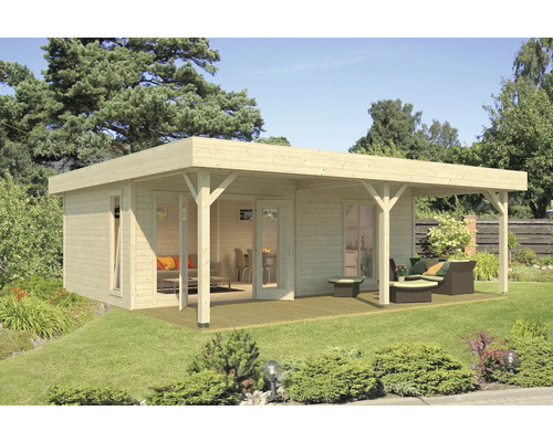 Abri de jardin en bois avec terrasse dans un environnement verdoyant