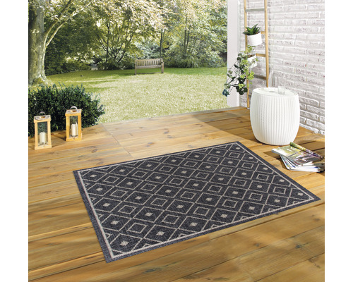 Terrasse mit rechteckigem Teppich mit Rautenmuster