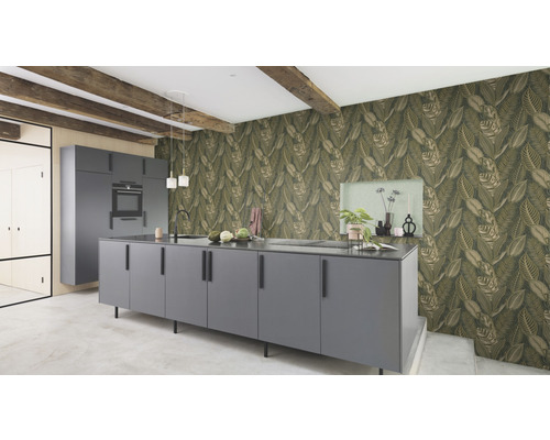 Cuisine moderne avec armoires grises et papier peint à motifs de feuilles