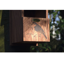 Holz-Nistkasten mit Rotkehlchen-Motiv und Dobar Logo