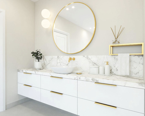 Salle de bains moderne avec meuble sous-lavabo, vasque à poser, miroir et plaque de marbre