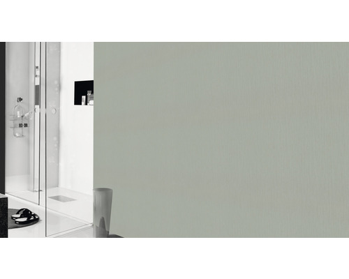 Salle de bains moderne avec douche plain-pied et mur gris