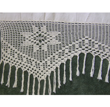 Napperon crocheté avec des franges