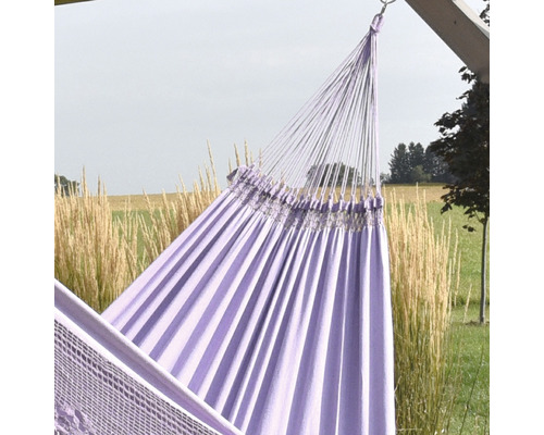 Hängesessel aus Stoff mit Aufhängung im Aussenbereich