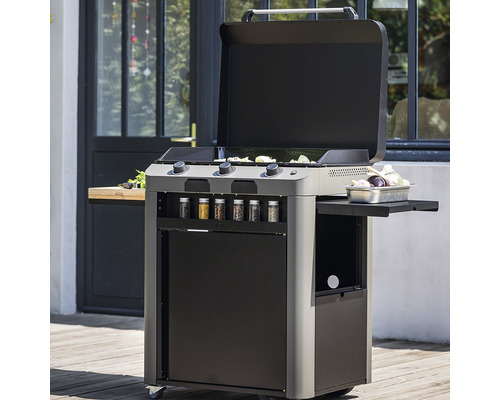 Chariot de barbecue avec couvercle ouvert, surfaces de rangement et étagère à épices