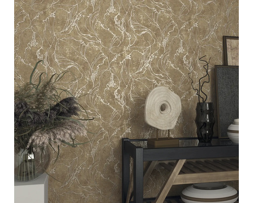 Décoration murale décorative avec papier peint à motifs et accessoires pour la maison sur une table.