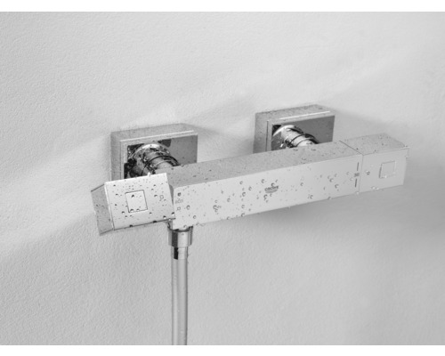 Grohe Aufputz-Thermostatarmatur für Dusche mit Wasserspritzern