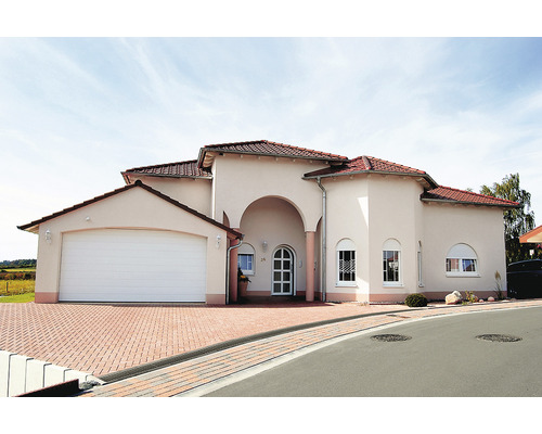 Maison individuelle avec garage et allée pavée