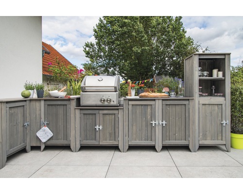 Outdoor-Küche mit Grill und Stauraum aus Holz