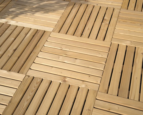 Pose de dalles de terrasse en bois