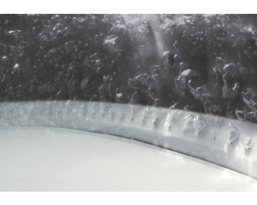 Detailaufnahme eines Sprudelbads mit Düsen