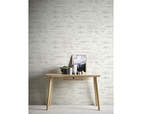 Décoration murale avec papier peint structuré dans un intérieur