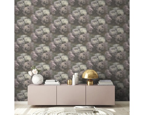 Papier peint à motif floral dans un salon