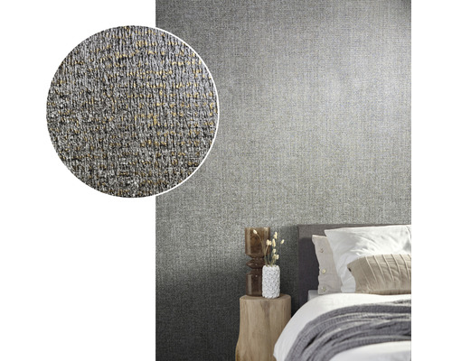 Chambre à coucher avec papier peint textile gris sur le mur