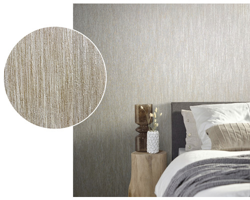 Chambre à coucher avec papier peint à motifs