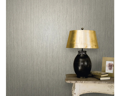 Scène avec papier peint texturé et lampe de table décorative