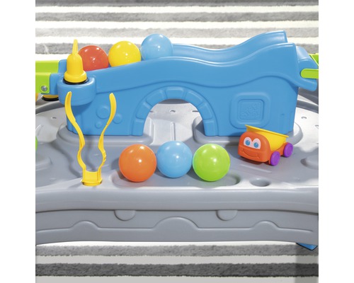 Centre de jeu avec balles et accessoires