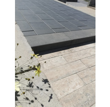 Verlegung von Betonpflastersteinen im Aussenbereich