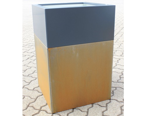 Jardinière en métal de forme rectangulaire